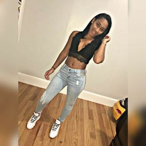 Meet your Posher, Idalia